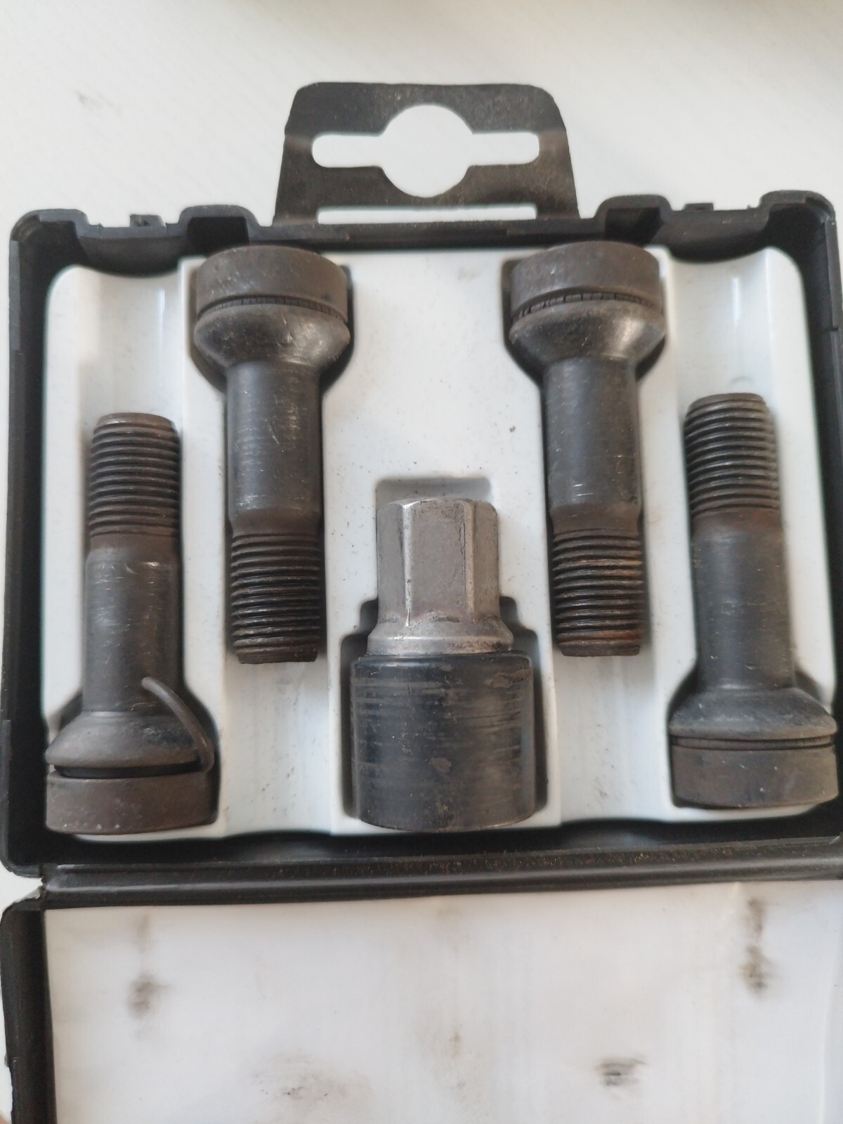 MercedesBenz Wheel Locks For Lightalloy Wheels A0019901707 eBay