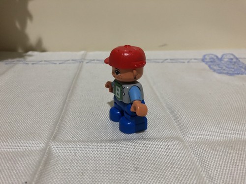 Duplo lego Boy Basketball Red Hat No.8 Top Grey Jacket Blue Pants figure Item1 - Picture 4 of 8