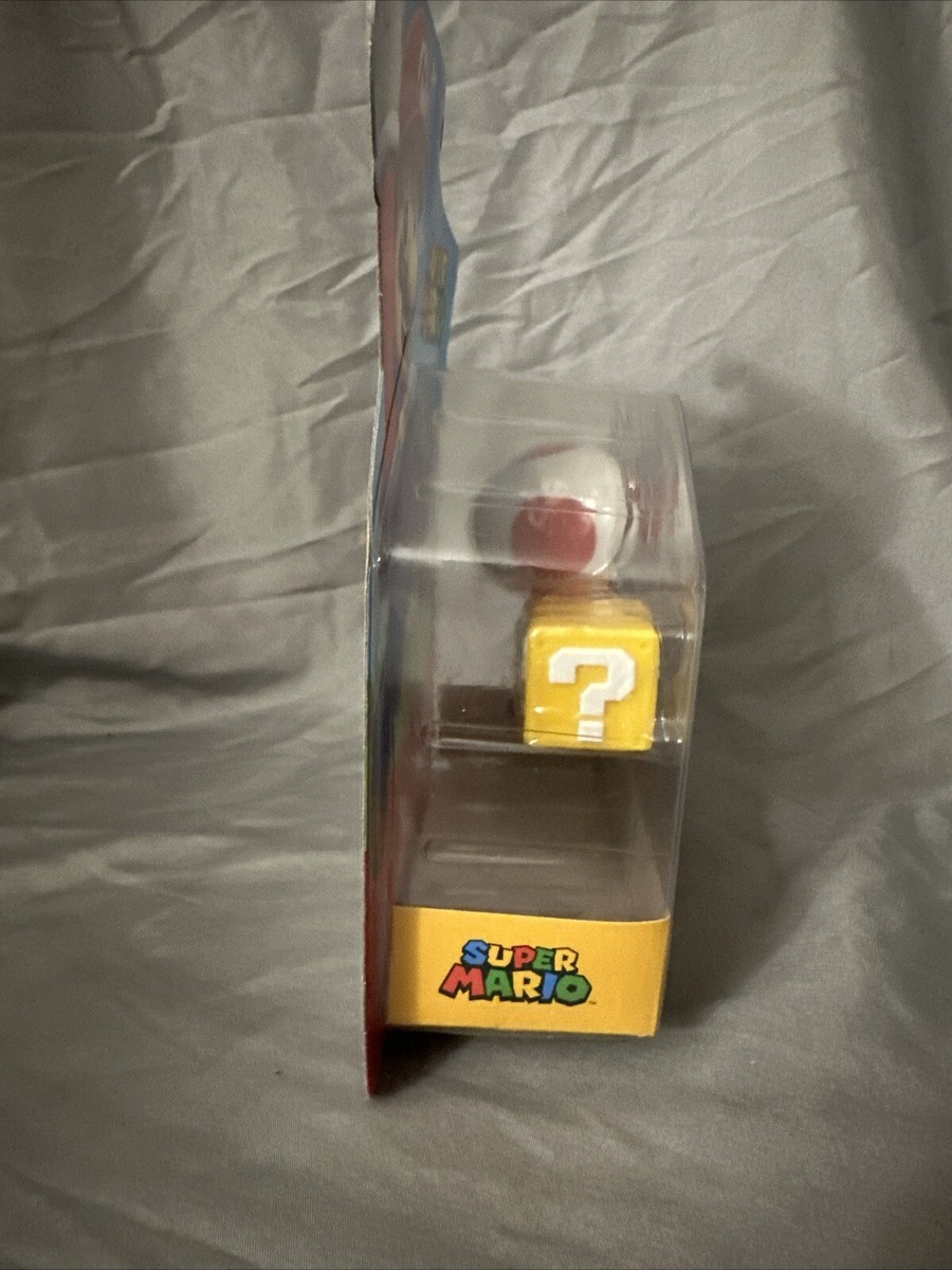 Jakks World of Nintendo Super Mario Yellow Toad w/ Question Block