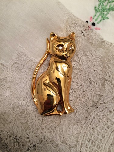 Gold cat pin, cat brooch , rhinestone eyes, standing cat, Mother's Day gift - Picture 4 of 7