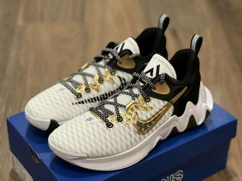 White and gold hotsell nike shoes mens
