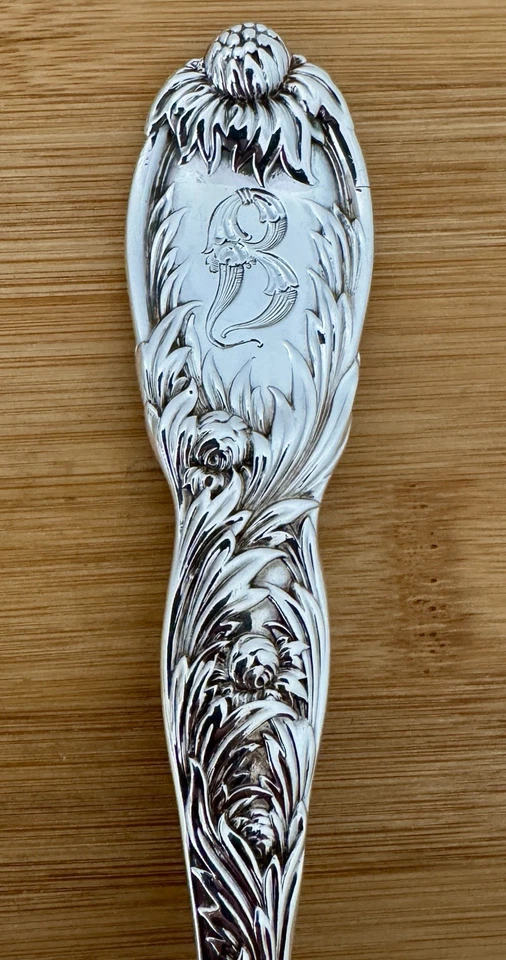 "CRISANTEMO TIFFANY ESTERLINA 8 3/8"" OVALADO PORCIÓN O CUCHARADA ANTIGUO MONO FLORAL" Foto 3 de 4