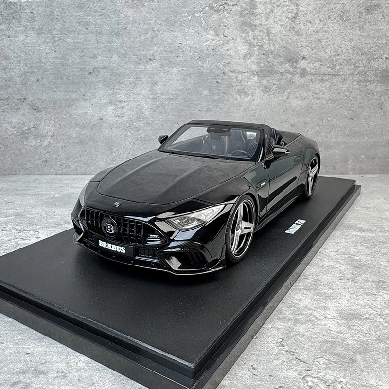 Coche de resina GT Spirit 1:18 Mercedes Benz Brabus 750 modelo GT503 Foto 2 de 4