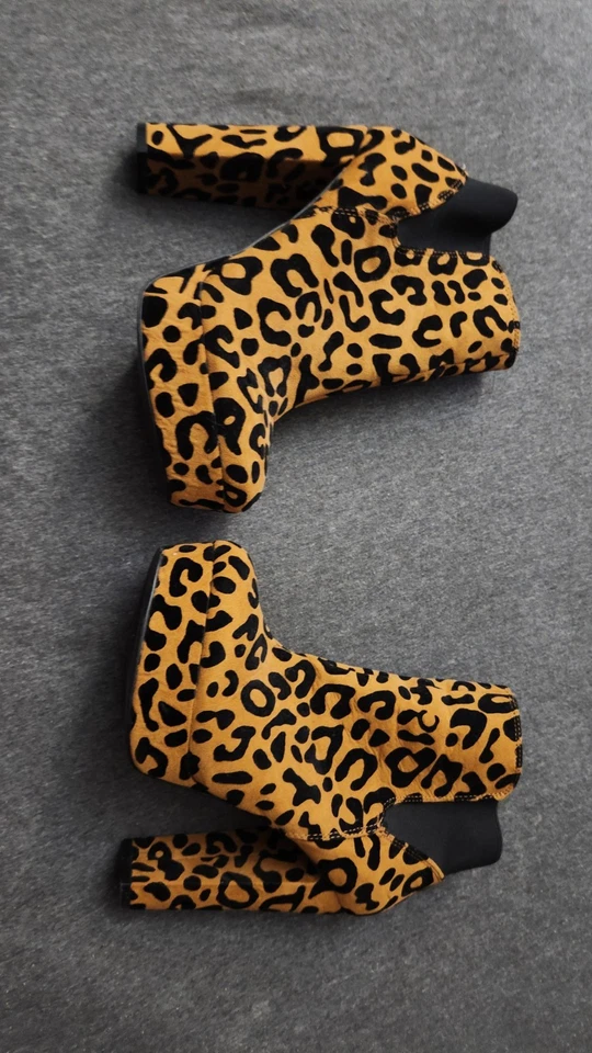 Botas qupid al tobillo de leopardo Foto 4 de 4