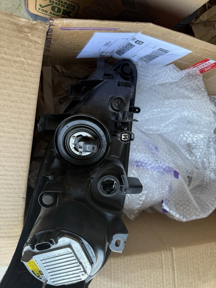 Conjunto de faros - TYC 20-9406-00 regular para Toyota Avalon 13-15 Foto 4 de 4