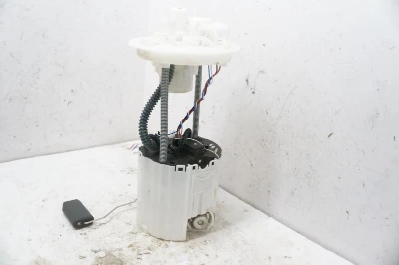 2015-2022 Chevrolet Trax 1.4L Fuel Pump Assembly 13516836 OEM - Image 3 of 4