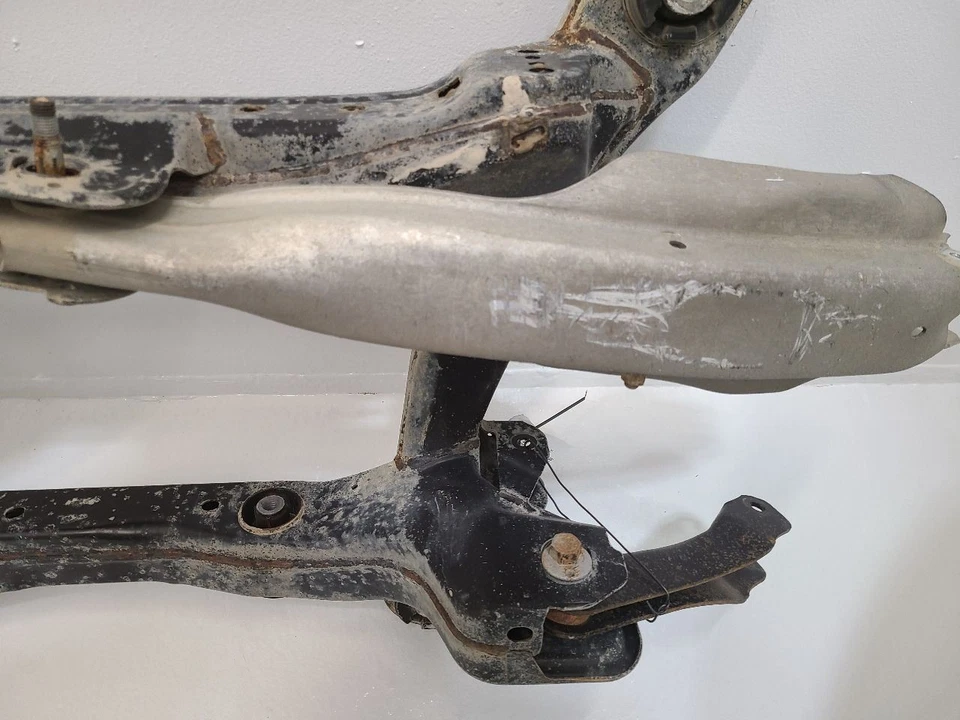 2015-2017 CHRYSLER 200 Crossmember K Frame Rear Sedan AWD 68165810AE Foto 3 de 4