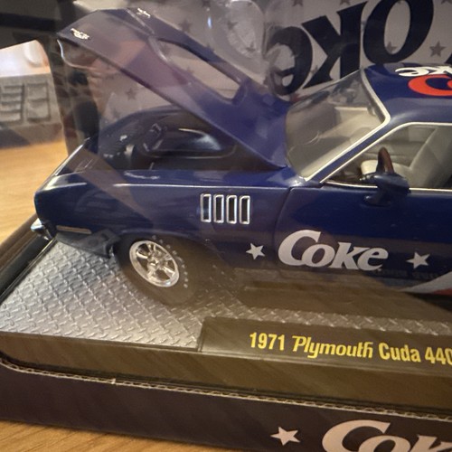 M2 Machines 1/24 1971 Plymouth Cuda 440 Holiday 2024 Coke Red Trim wmtso1 24-48 - Picture 7 of 9