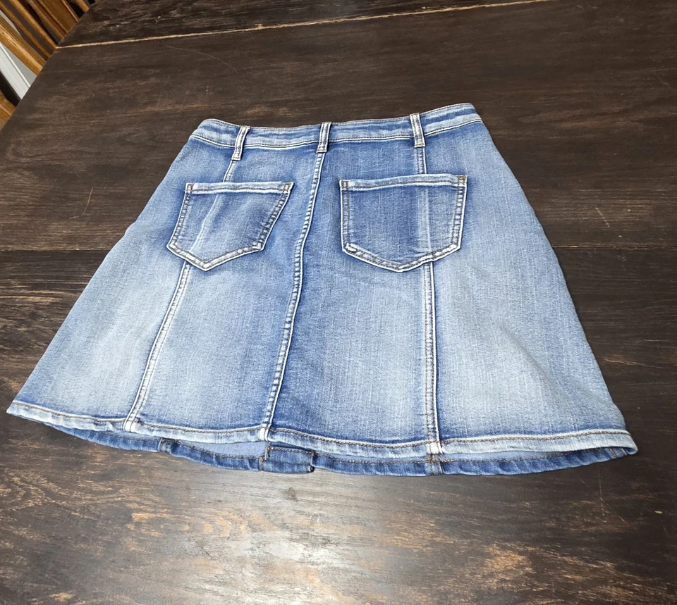 Мини-юбка из джинсовой ткани Faded Glory на пуговицах спереди размер 6 - Изображение 2 из 4