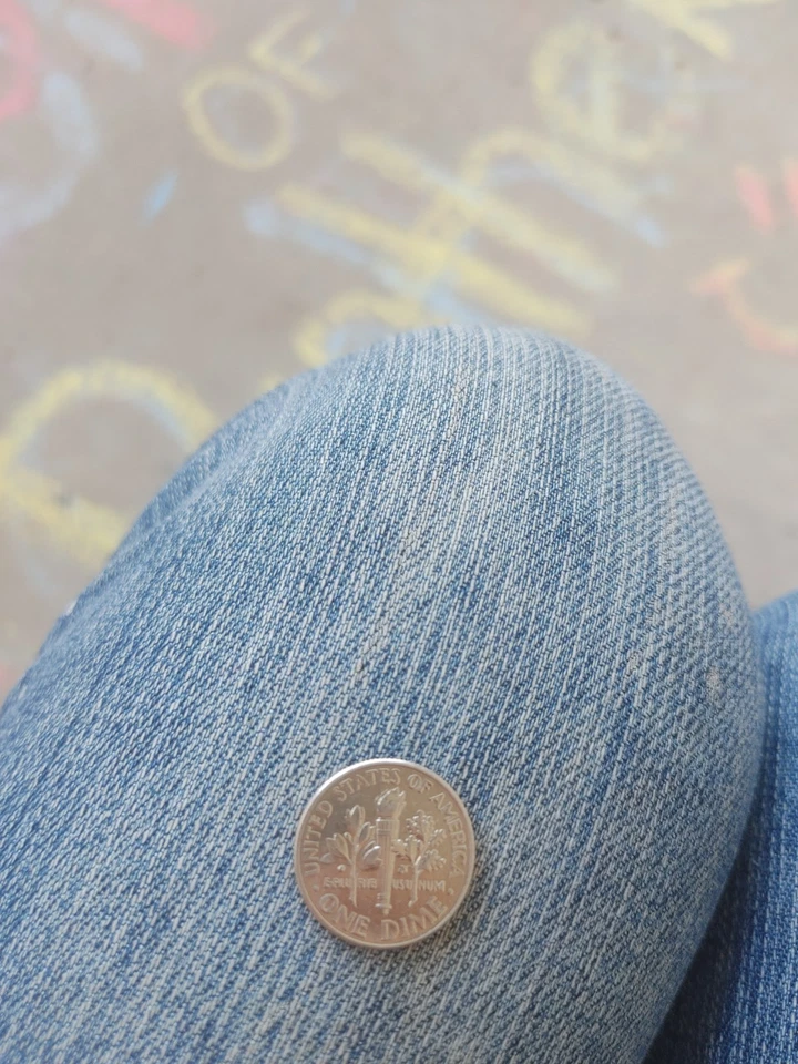 Double Died 2016 Dime With 2 Years, 2 Mint Marks And 2 Eye Balls Even - Image 2 of 4