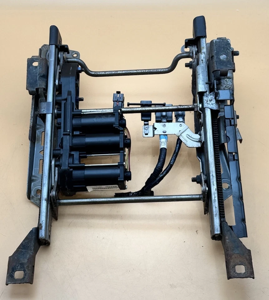 Town Car Crown Victoria Grand Marquis 左驱动动力座椅轨道框架 03-11 — 第 2/4 张图片