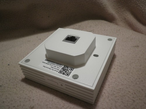 TP-LINK AX3000 EAP-650 WIFI 6 ACCESS POINT OMADA POE NUOVO MAI USATO COMPLETO - Foto 5 di 8
