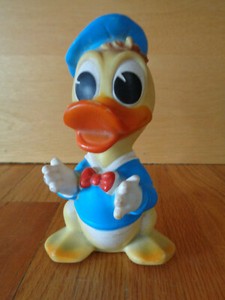 Vintage Donald Duck Squeeze Toy ~ Walt Disney Production 5 5/8” ~ Made in Italy!