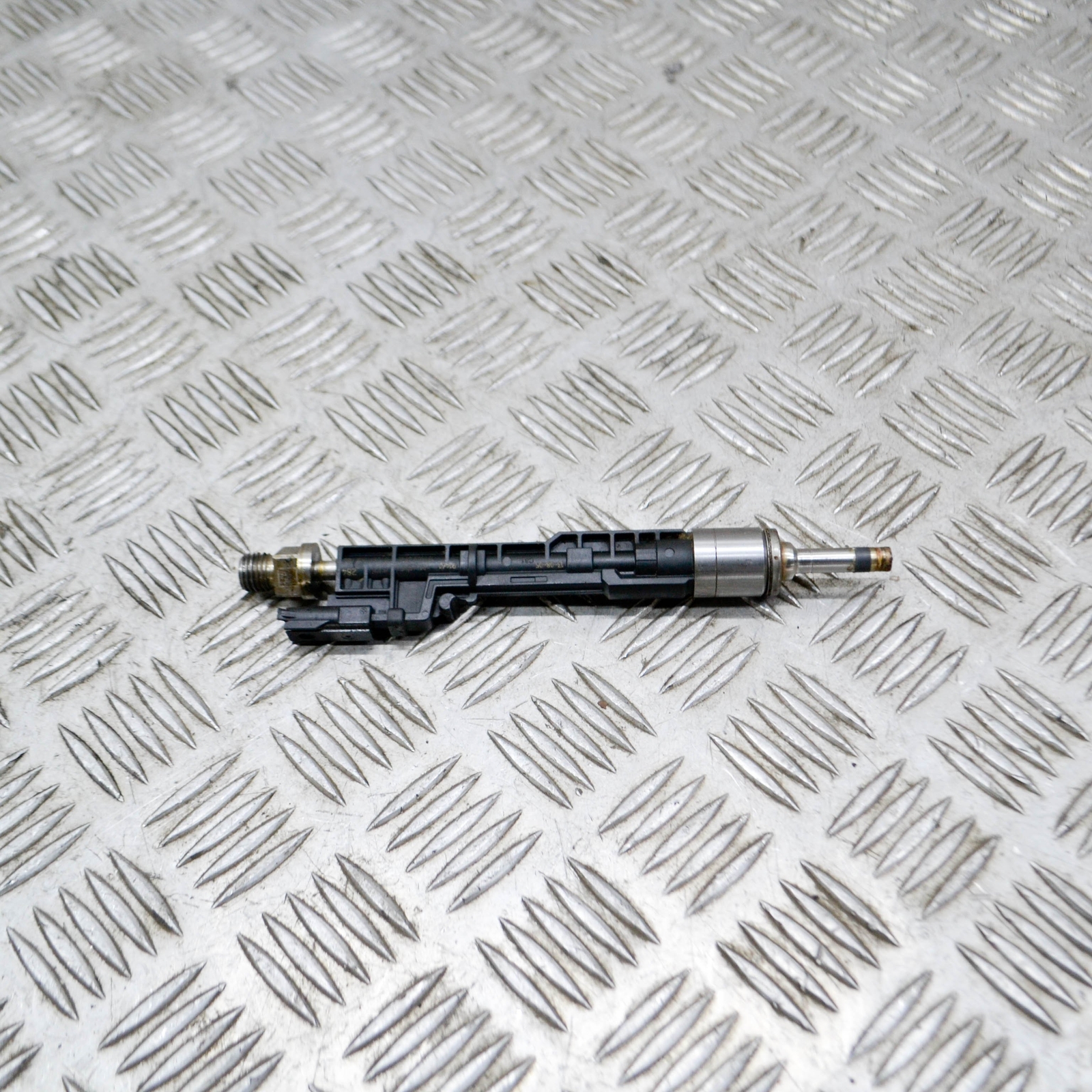 BMW 5 F10 550i Fuel Injector 102135-41 0261500186 7645956 4.40