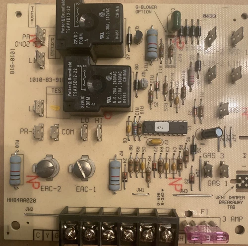 Carrier Bryant 1010-918 Furnace Control Board HH84AA020