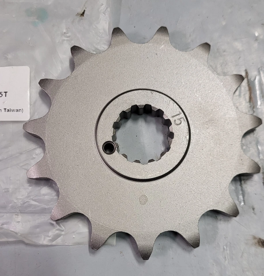 SUZUKI GS 1978-1986 ENGINE SPROCKET  *NEW* - Image 2 of 4