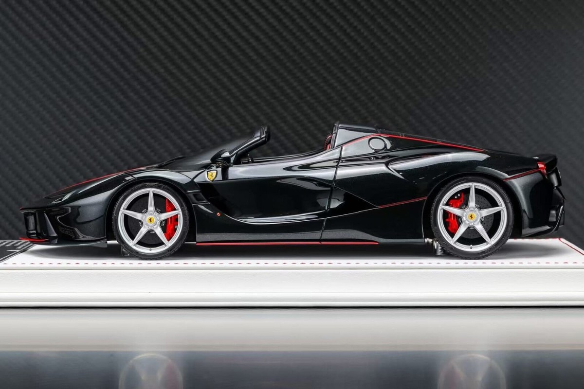 Ferrari LaFerrari Aperta (Black/ Red Stripes) [Davis & Giovanni] 1