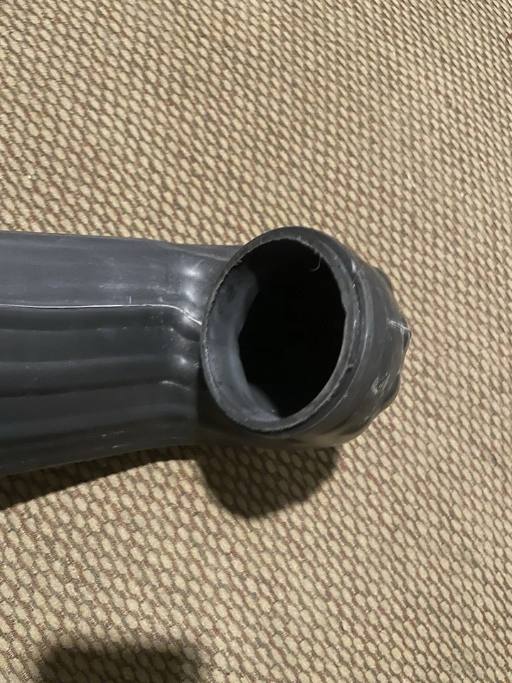 2004-2007 Saturn Vue Air Intake Cleaner Outlet Duct Hose Tube Pipe 22678564 OEM - Image 4 of 4