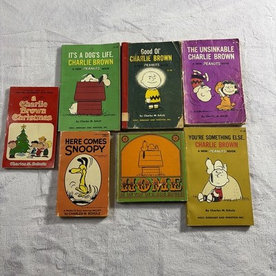 Lot of 7 Vintage Peanuts Charlie Brown Snoopy books paperback 60 s, 70 s & 80 s