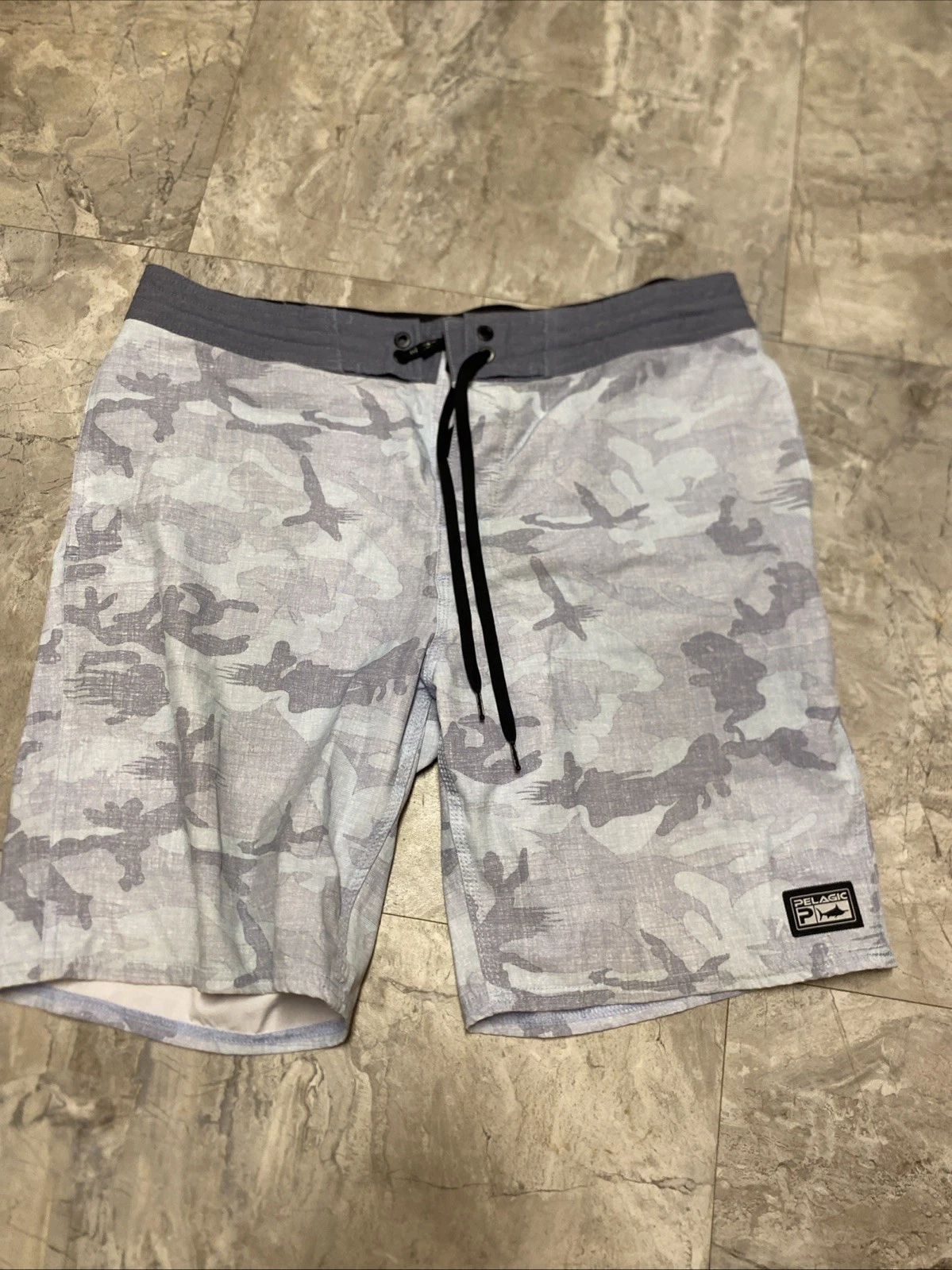 ~Pelagic Gear BoardShorts~Size 34 SportFishing Water Salty Crew Huk Shorts
