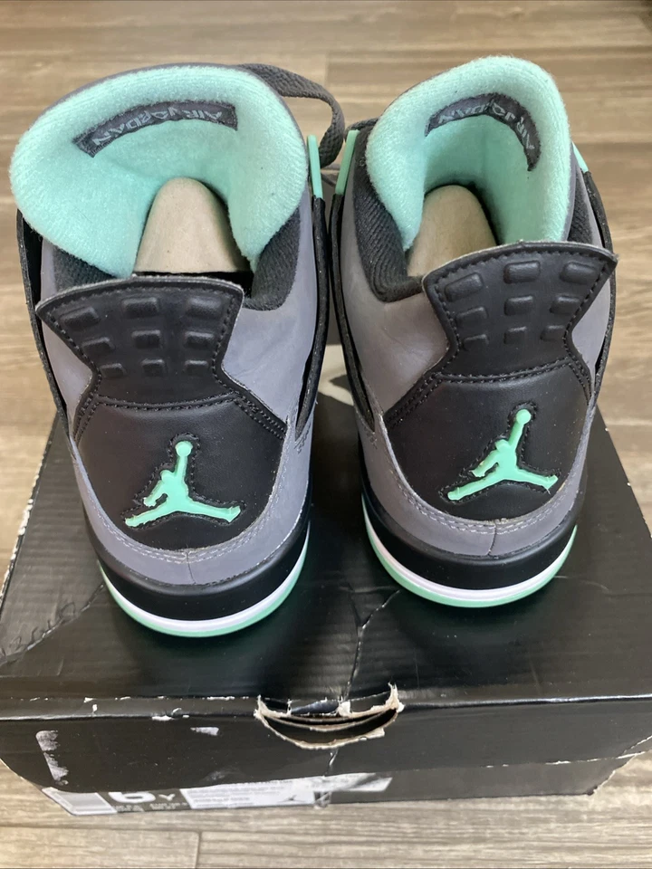 Zapatillas retro para mujer Air Jordan 4 Foto 4 de 4