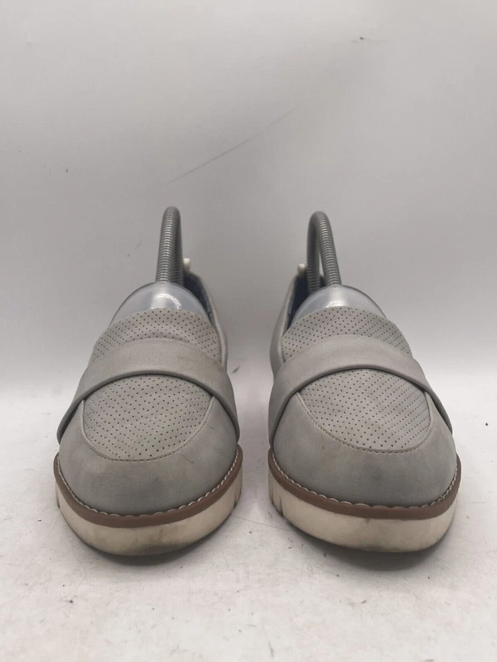 Mocassim feminino Dr. Scholl's tamanho 7M cinza couro confortável chinelo superior - Imagem 2 de 4