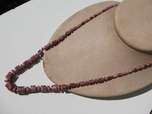 VINTAGE DECO RETRO PICASSO MUTED CRANBERRY COLOR GLASS CYLINDER BEADS NECKLACE