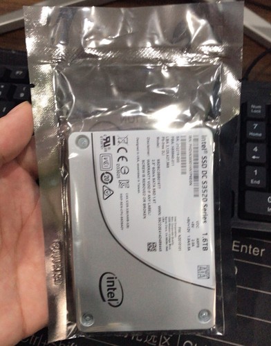 1.6TB Intel DC S3520 SSD 2.5" SATA MLC 6Gb/s SSDSC2BB016T7 Solid State Drive - Picture 3 of 4
