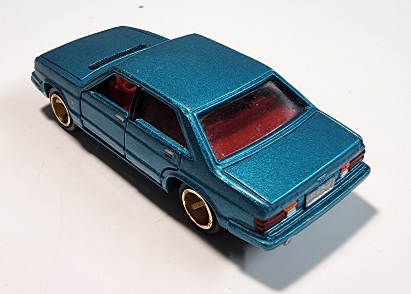トミカ F32 Audi 5000TURBO 1/65 Amazon.co.jp: tomika Blue Box F32 Audi 5000 Turbo 1/65 Made
