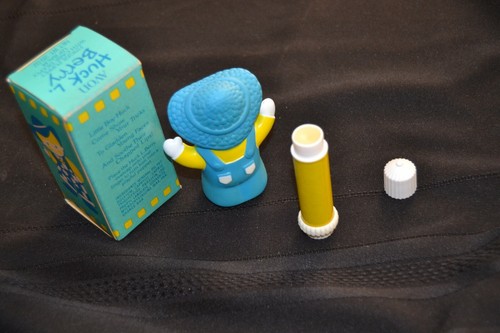 Vintage AVON HUCK L. BERRY FINGER PUPPET W/LIP BALM New in Box MINT Condition! - Picture 2 of 5