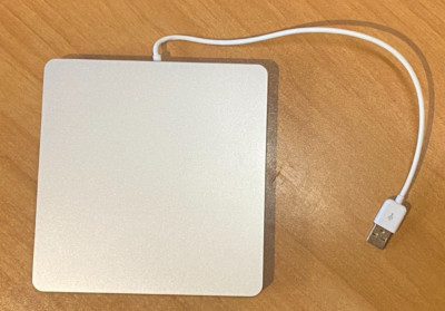 USB CD DVD drive mit original Apple Superdrive eingebaut