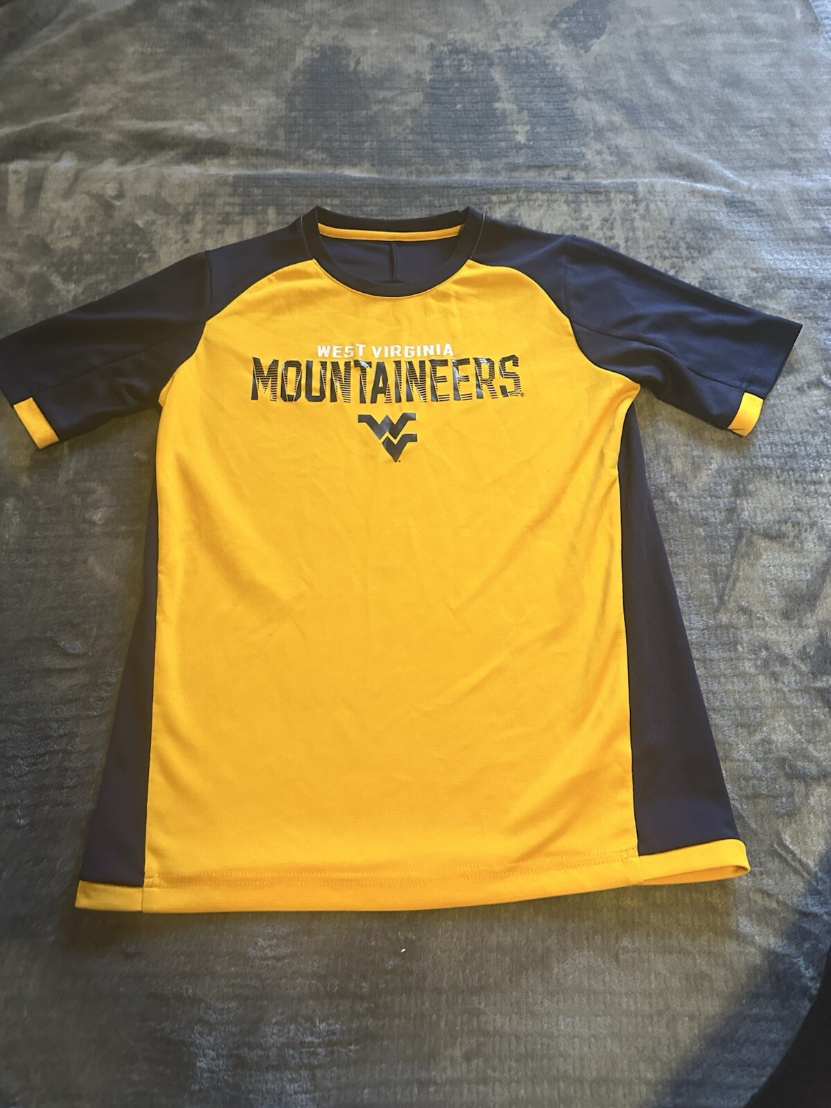 West Virginia NCAA WVU Mountaineers Youth Boys Size Large Tshirt
