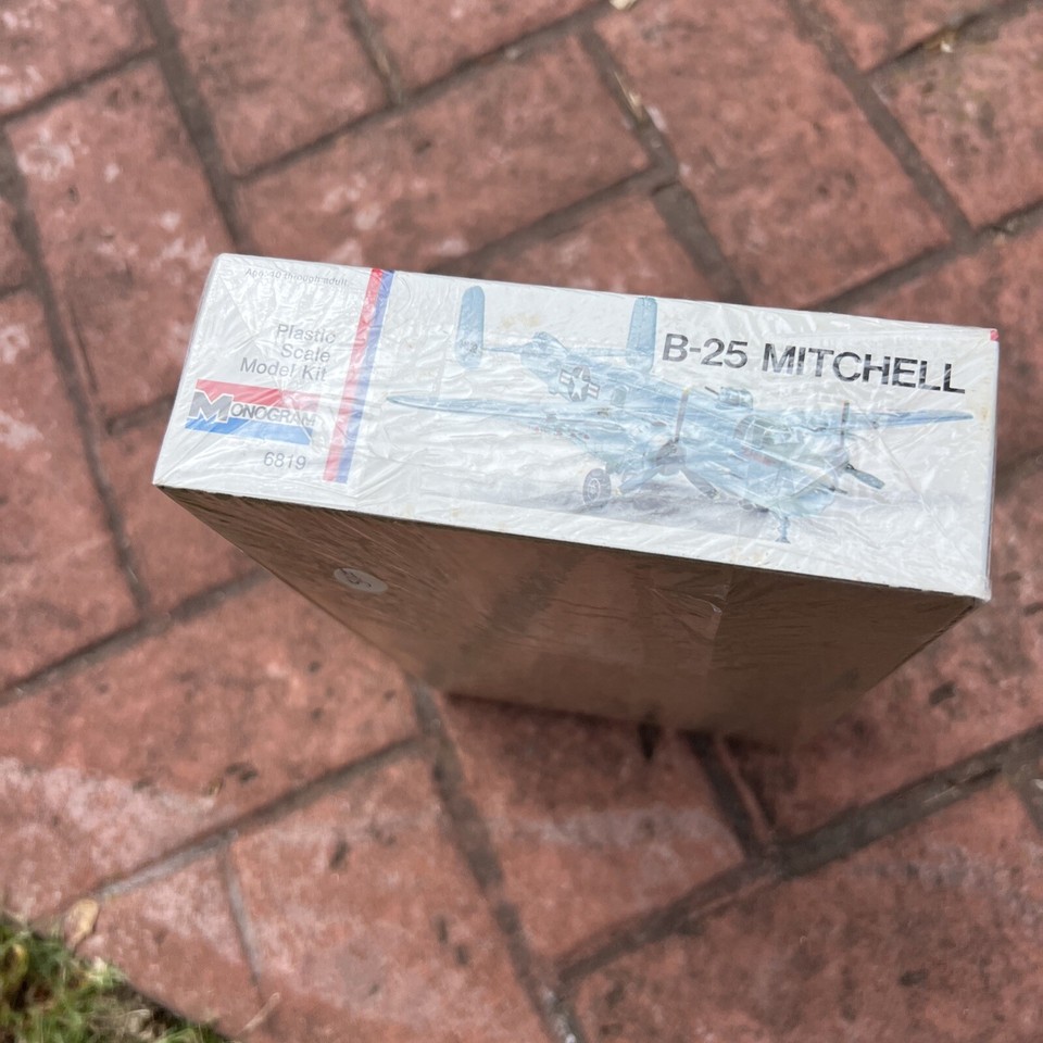 Monogram B-25 Mitchell Aircraft Plastic Model Kit 6819 Brand New Sealed ...