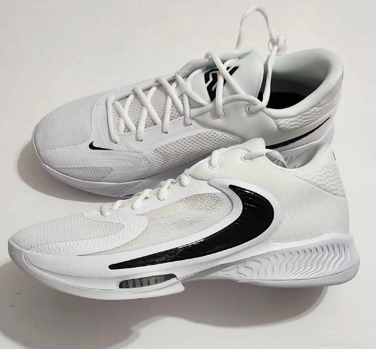Zoom shop freak white