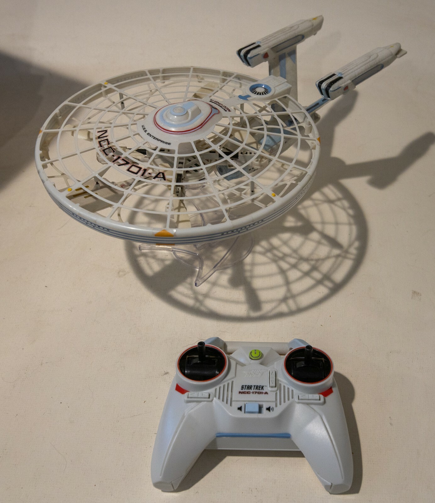 air hogs star trek enterprise flying drone
