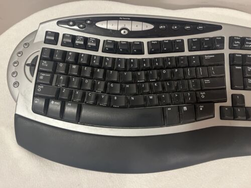 MICROSOFT WIRELESS COMFORT KEYBOARD 1045, BATTERY POWERED, ERGONOMIC DESIGN - Picture 2 of 6