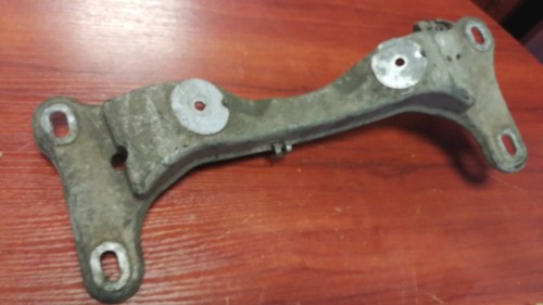 BMW 1 3ER E90 E87 GETRIEBETRÄGER HALTER BENZIN 6771064