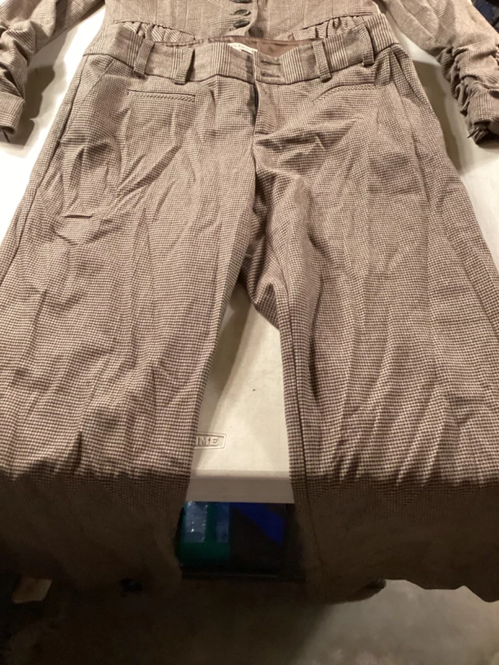 Chaqueta a Cuadros Marrón Nanette Lepore 2 Piezas Talla 10 Pantalones Usados en Excelente Condición Foto 2 de 4
