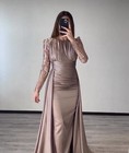 Edles Abendkleid in Bronze – Satinoptik mit Paillettenärmeln – Größe 38/40