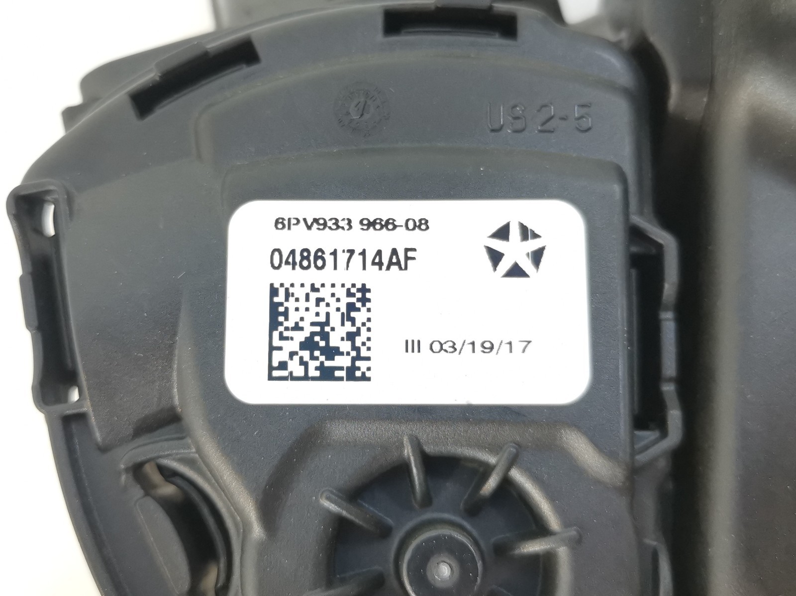 Maserati Levante 2018 Accelerator pedal P/N 04861714AF