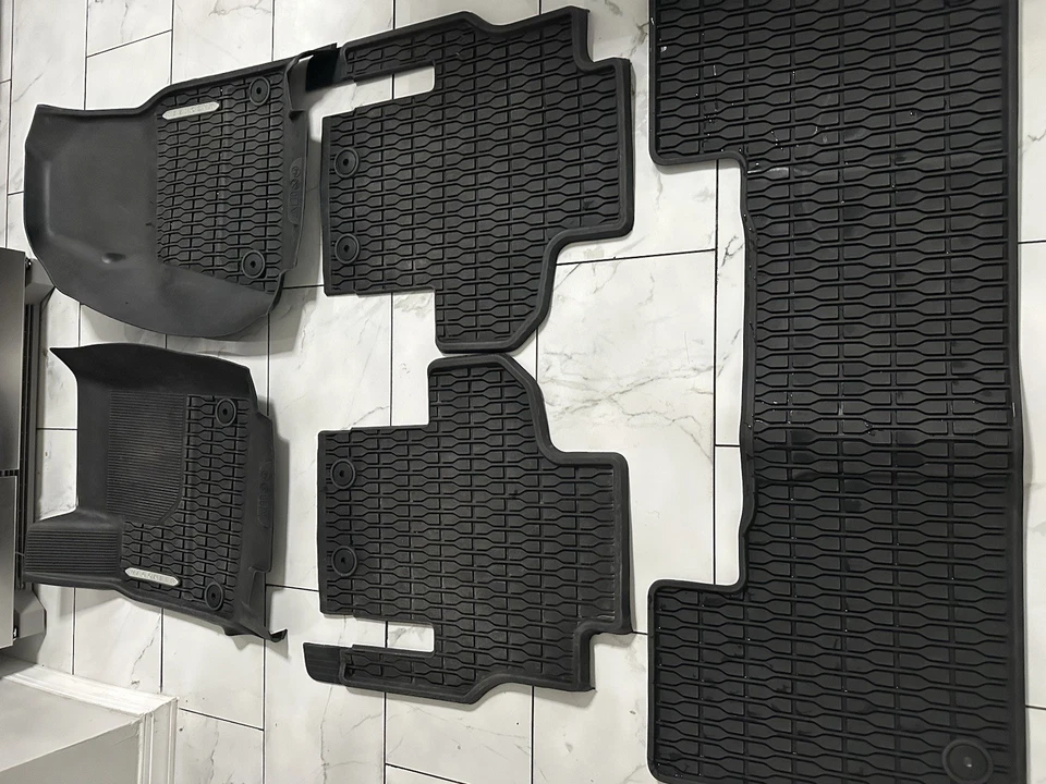 2022 24 吉普 Wagoneer Mopar 全天候脚垫和货物垫 L 件套。 82216637AA 保修 & 延长技术支持 — 第 4/4 张图片