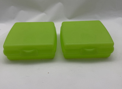 2 Green Tupperware Square Hinged 5-1/2'' Sandwich Keepers Containers