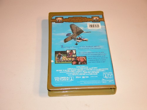 FLY AWAY HOME 1997 VHS 82430 CLAMSHELL COLUMBIA TRISTAR HOME COPY LIKE NEW - Picture 2 of 4