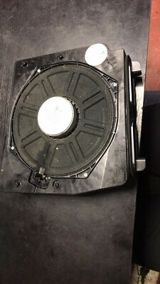 BMW X3er E83 Stereo Audio System Links Zentralbass Lautsprecher N/S 6990101
