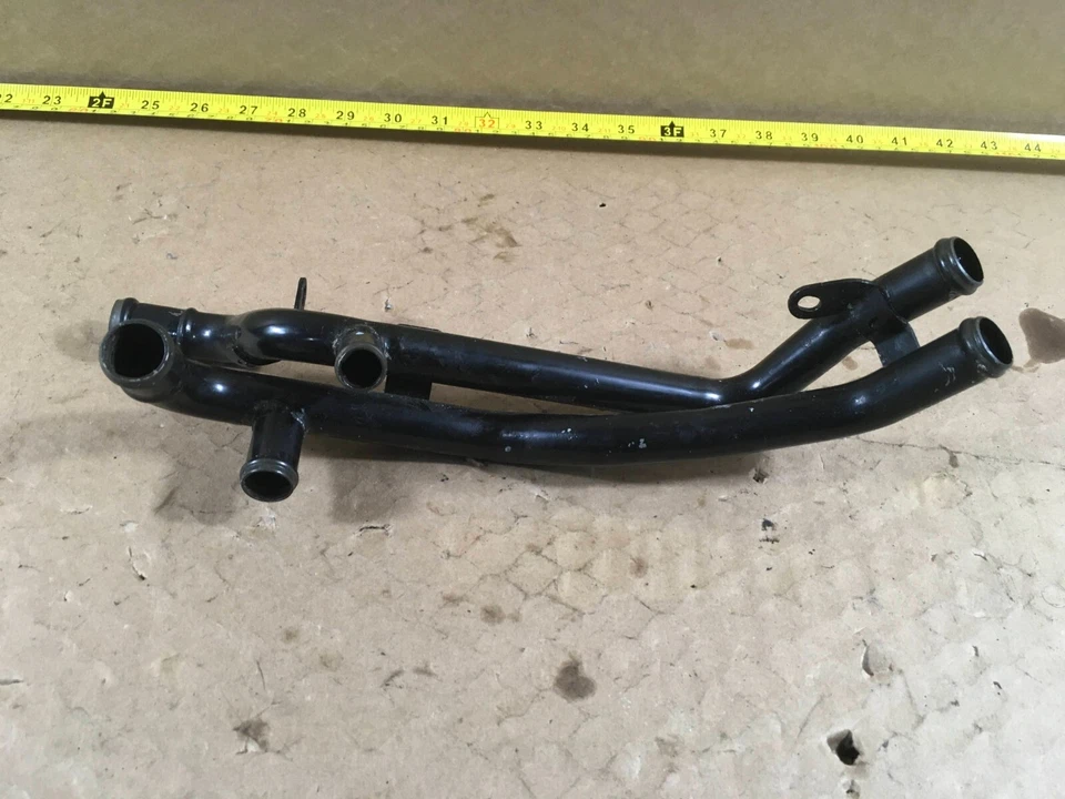 Tubos de manguera de refrigerante del motor Volkswagen Beetle 2014-2015 1,8 L 5C0121064 OEM. Foto 4 de 4