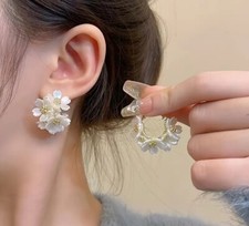 White Flower Cluster Decor Hoop Earrings Elegant Style Alloy 18K Gold Plated