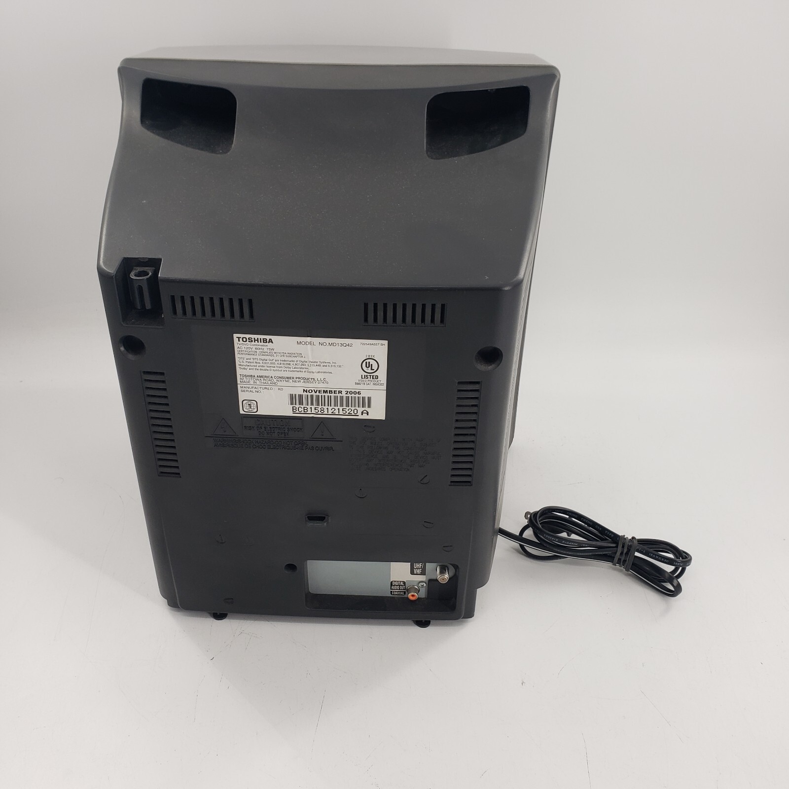 Toshiba MD13Q42 13" CRT TV DVD Combo Retro Gaming TV *DVD Player Not