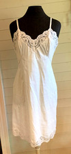 Vintage 70s-80s Vanity Fair Off White Nylon Floral Lace Full Slip Dress Sz 36