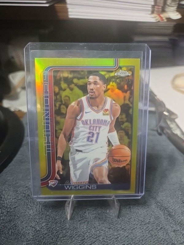 Topps 2025-26 Chrome Aaron Wiggins Yellow 104/275 #196 Oklahoma City Thunder