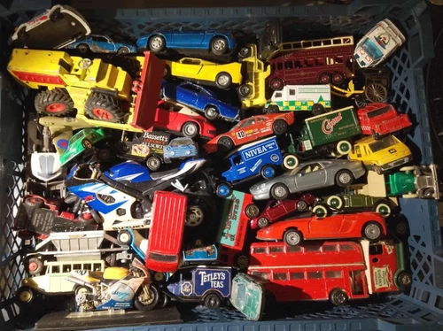 ORIGINAL VINTAGE DIECAST TOY JOB LOT DINKY MATCHBOX & OTHERS CARS VANS etc